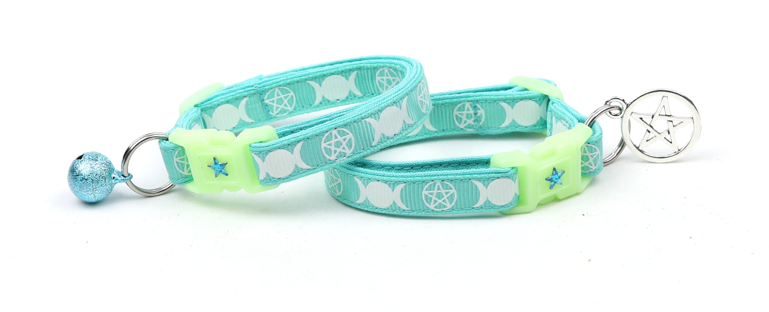 מכשפה מוכרת על קולר חתול אקווה